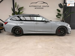 BMW 3-serie Touring - 320e Touring M-Sport PANO WIDESCREEN LEER HUD 20''