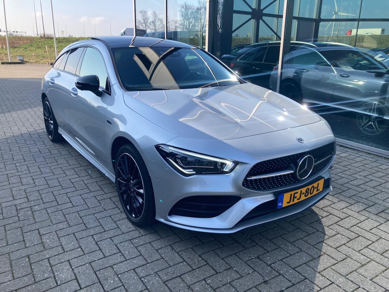 Mercedes-Benz CLA-klasse Shooting Brake - 250 e Business Solution AMG Limited Mercedes-Benz CLA 250 e Prem. Plus amg FX Speciale uitvoering - AutoWereld.nl