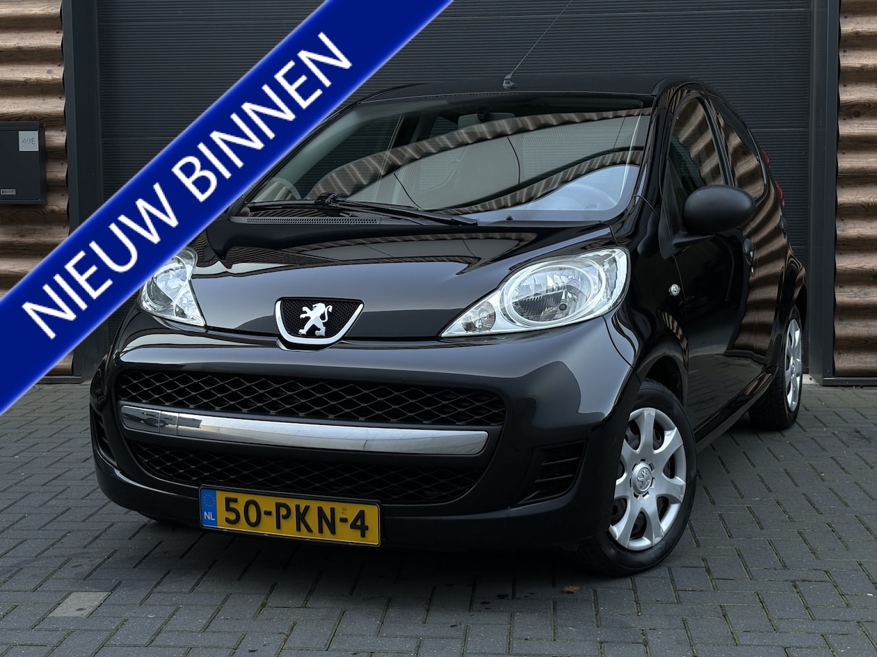 Peugeot 107 - 1.0-12V Accent Airco 5-Drs - AutoWereld.nl
