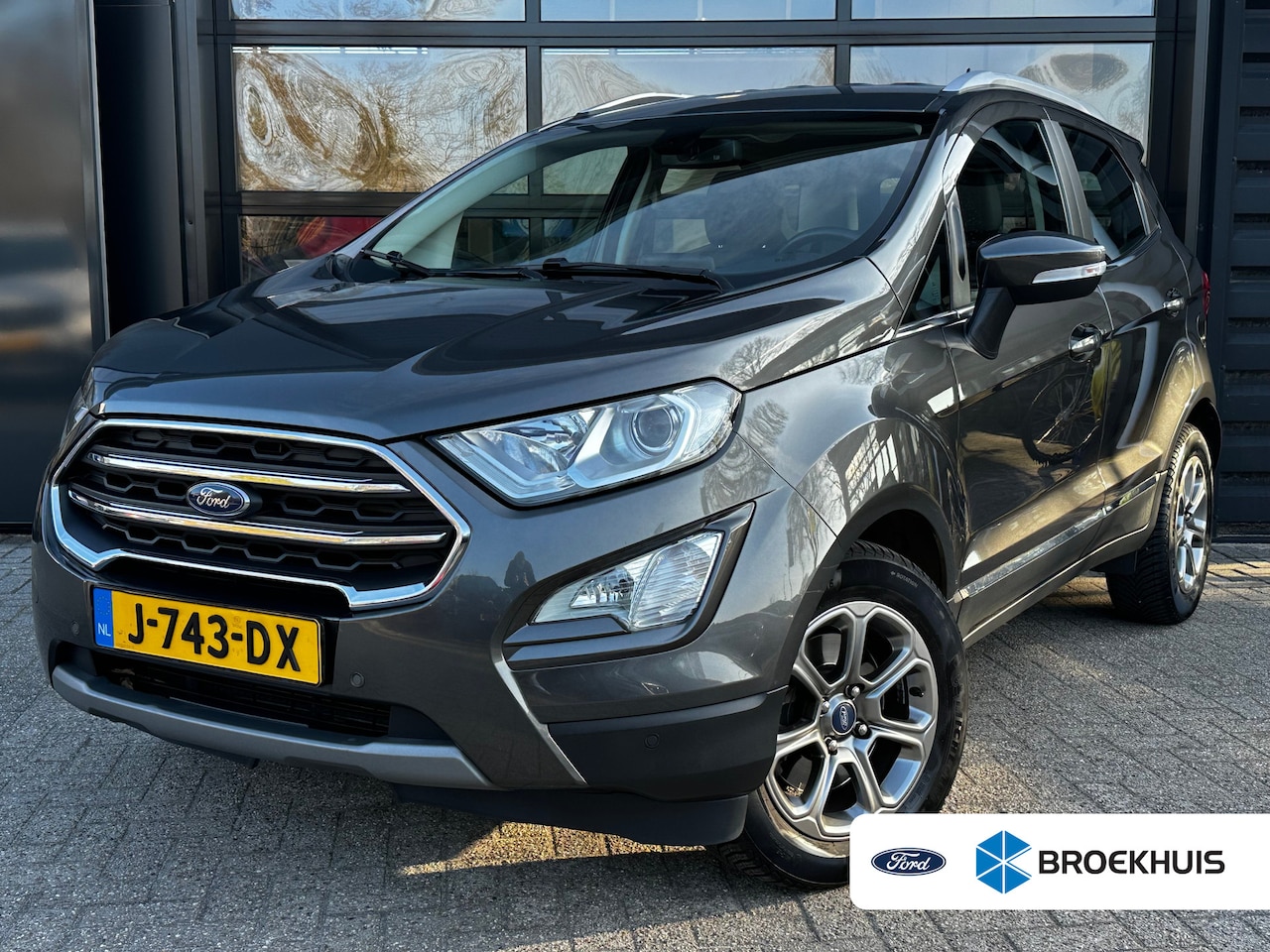Ford EcoSport - 1.0 125 PK Titanium | TREKHAAK| STUUR, STOEL, VOORRUITVERWARMING| CAMERA + PARKEERSENSOREN - AutoWereld.nl