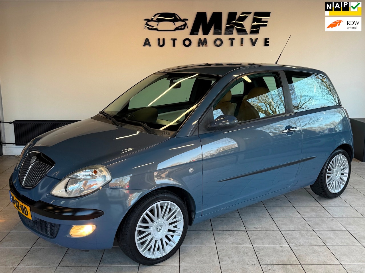 Lancia Y(psilon) - Ypsilon 1.4-16V Platino 2004 Airco/LEER/NIEUWE APK! - AutoWereld.nl