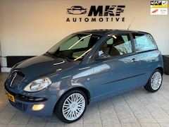 Lancia Y(psilon) - Ypsilon 1.4-16V Platino 2004 Airco/LEER/NIEUWE APK