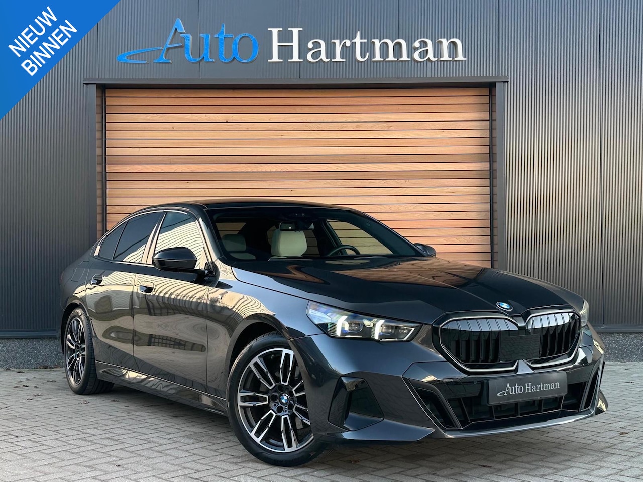 BMW 5-serie - 520i M-Sport PANO|HEAD-UP|HARMANKARDON|ACC|STOELVENTILATIE - AutoWereld.nl