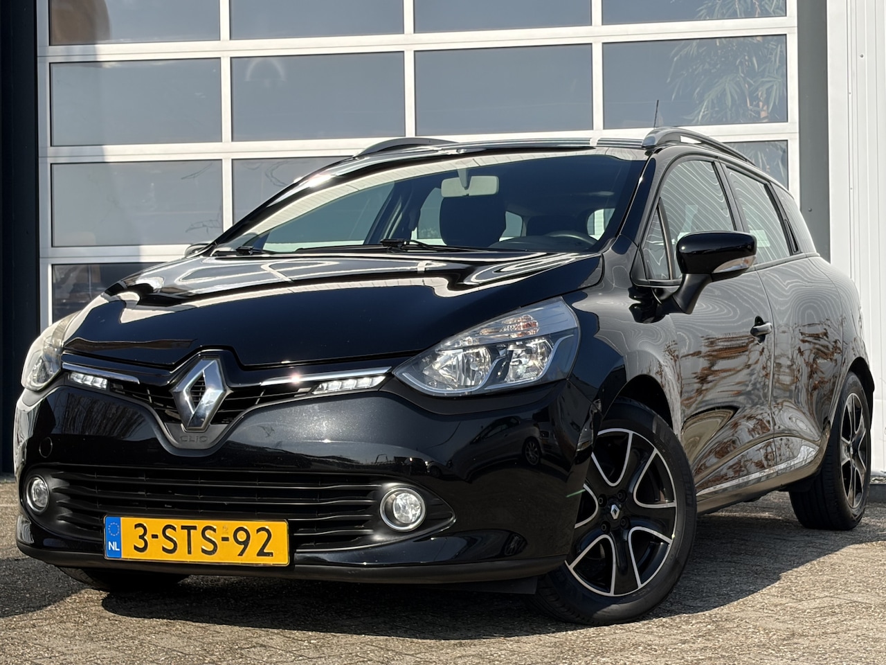 Renault Clio Estate - 0.9 TCe Expression 90pk | Airco | Bluetooth | Cruise control | Isofix bevestiging voor kin - AutoWereld.nl