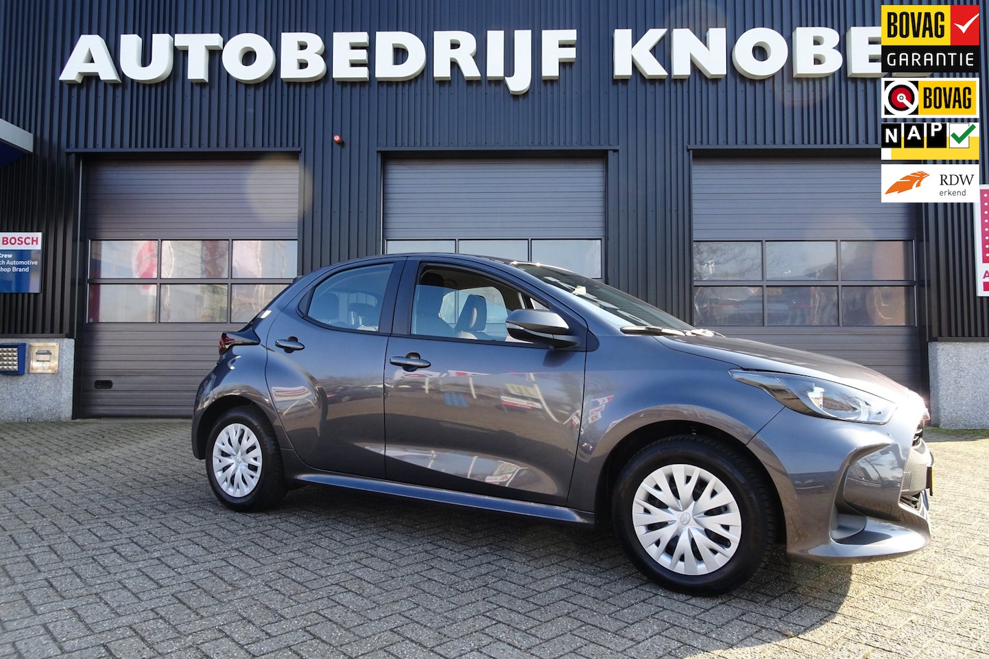Toyota Yaris - 1.5 VVT-i Active 1.5 VVT-i Active, NL AUTO, NAP, CARPLAY, CAMERA, OH HISTORIE, 1E EIGENAAR - AutoWereld.nl