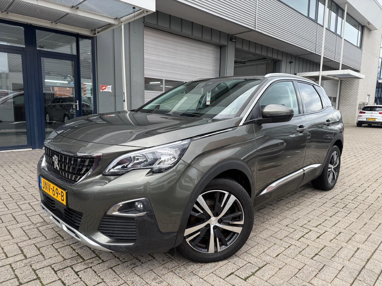 Peugeot 3008 - 1.2 Benzine | Automaat | Panorama dak | Camera - AutoWereld.nl