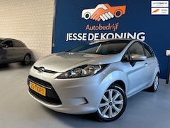 Ford Fiesta - 1.25 Champion / NAP met 111096 km./ APK 02/2027 / Airco / Stereo / 5 Deurs / 4 Nieuwe Band