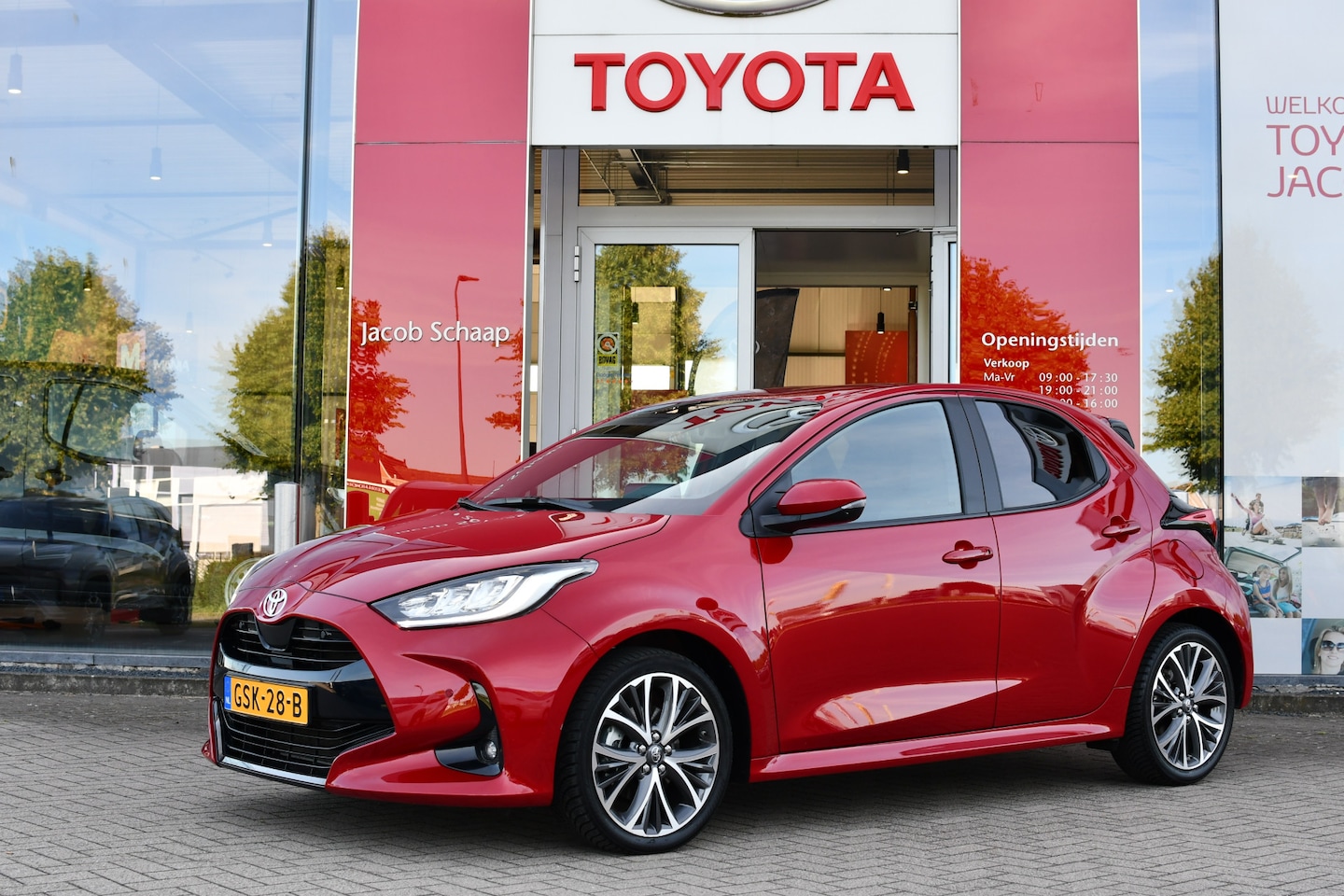 Toyota Yaris - 1.5 Hybrid 130 Executive Automaat 130pk | Dodehoekdetectie | PDC | LED-koplampen | BTW-aut - AutoWereld.nl