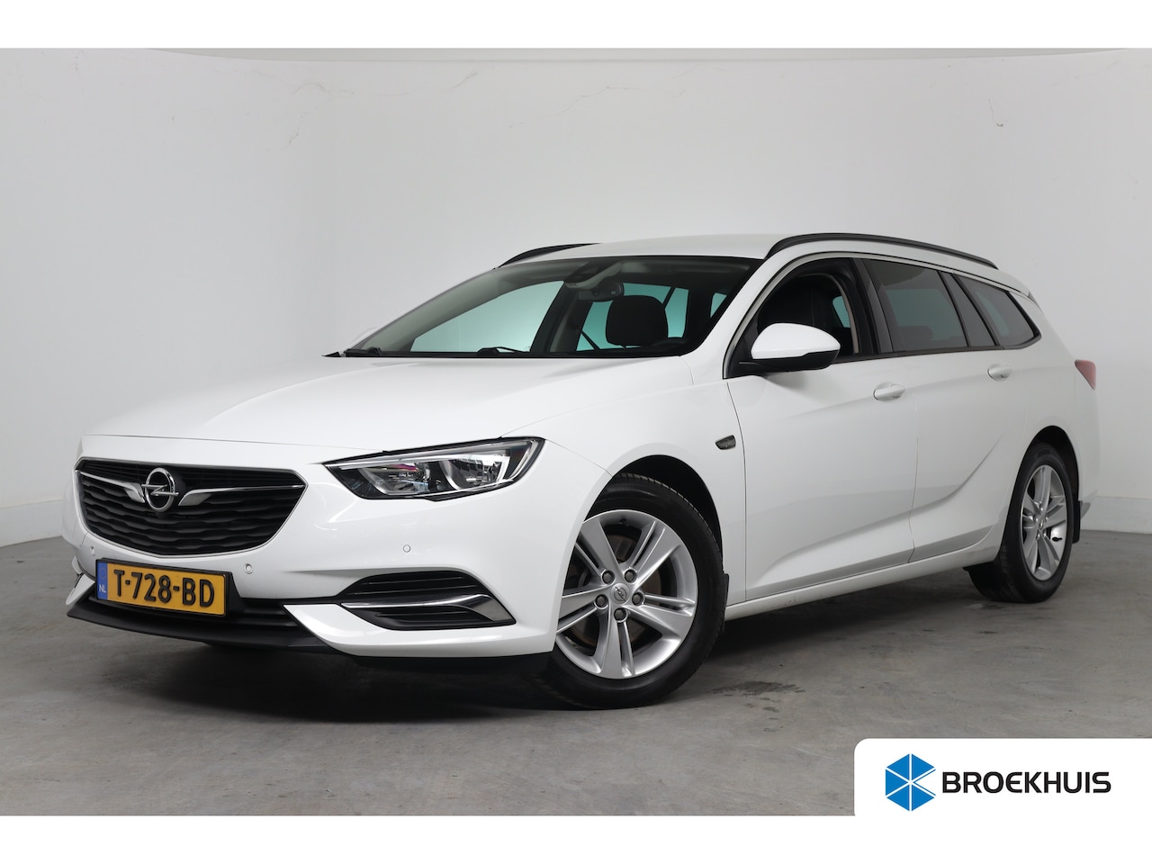 Opel Insignia Sports Tourer - 1.5 Turbo Innovation | Automaat! | Winter Pakket | Navi By App | Camera | Clima | Keyless - AutoWereld.nl