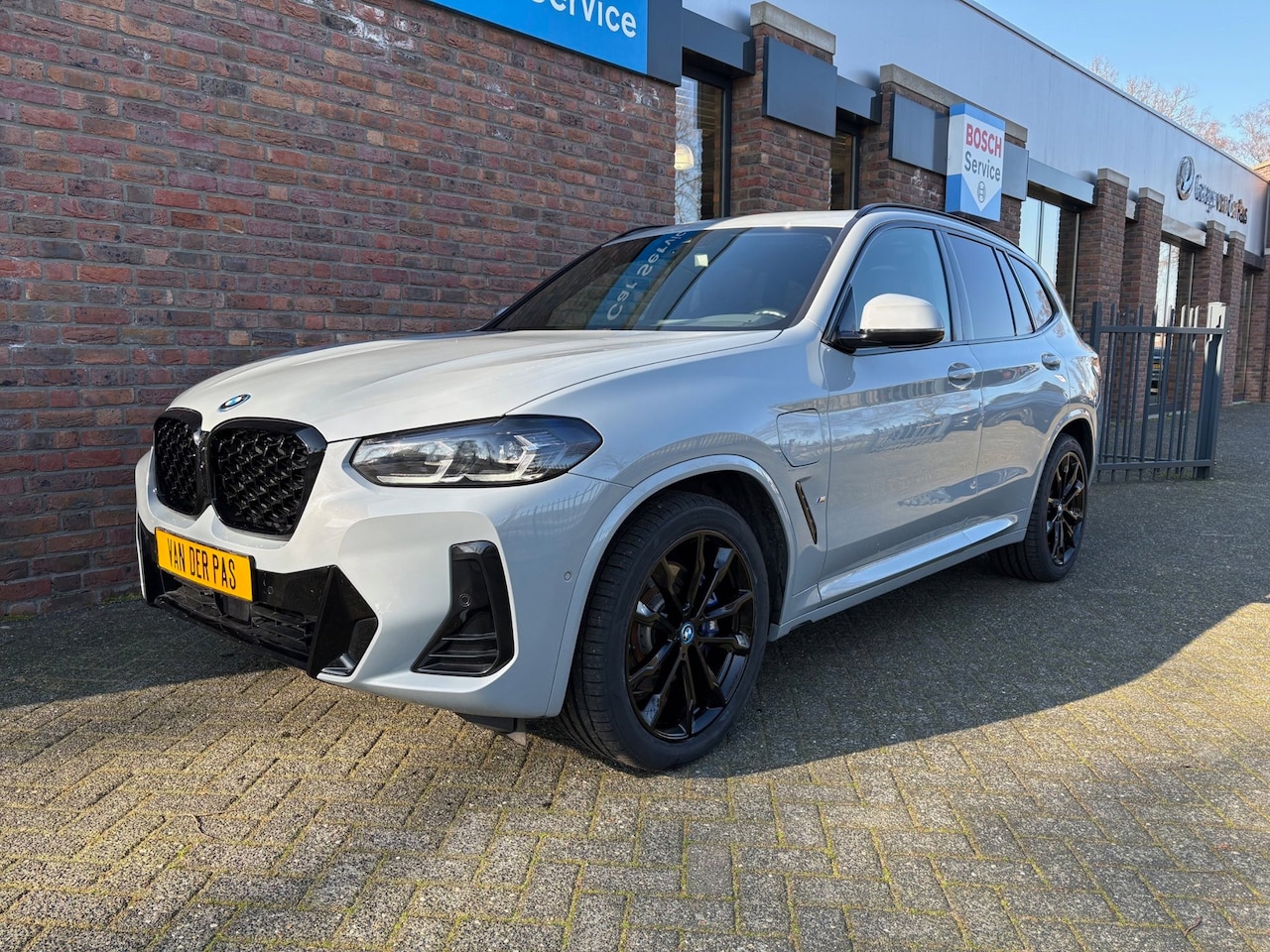 BMW X3 - XDrive30e High Executive M-sport Panoramadak|M-stoelen|Head-up|Camera - AutoWereld.nl