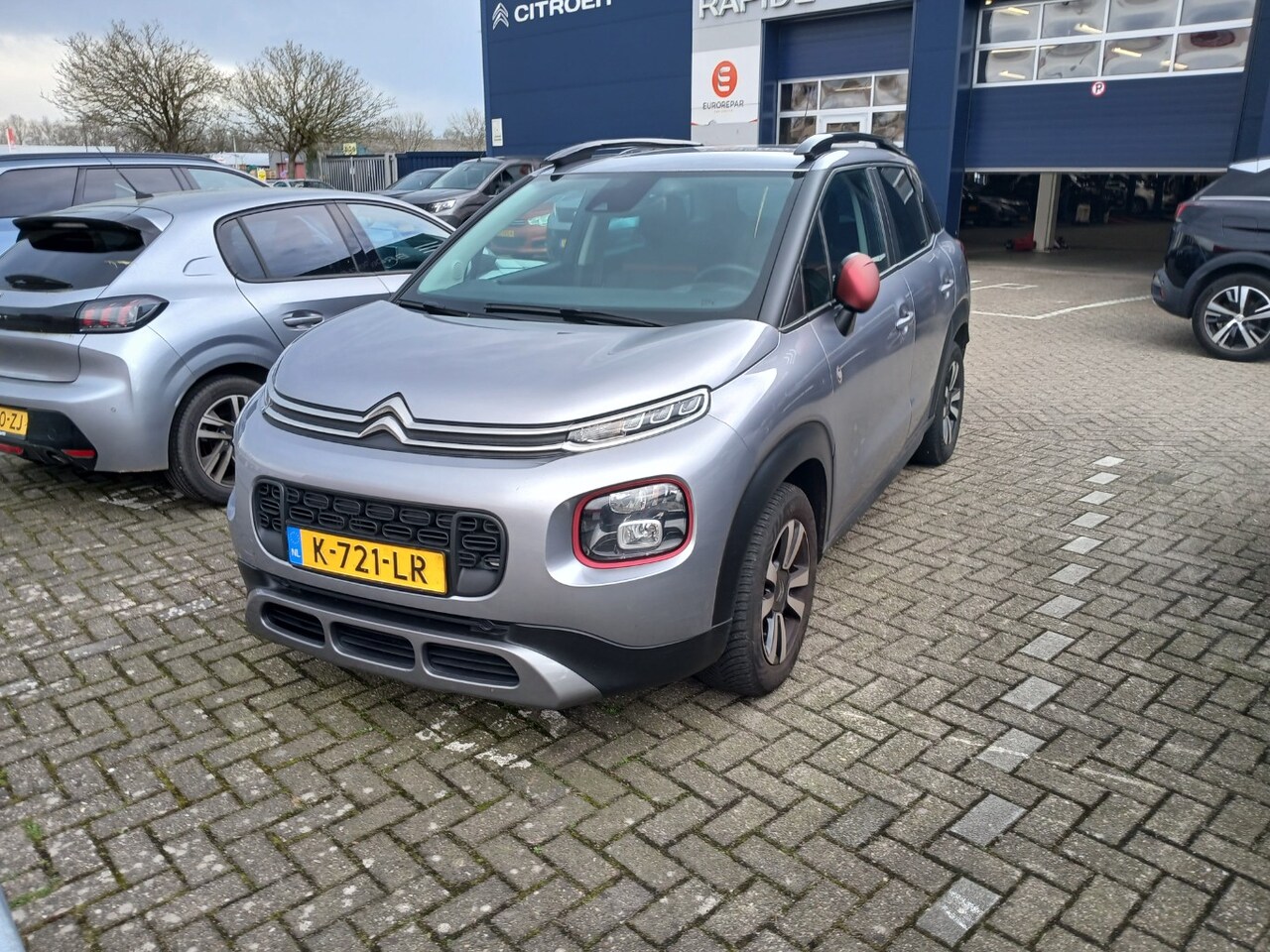 Citroën C3 Aircross - 1.2 PureTech S&S C-Series | Achterbank in delen neerklapbaar | Airco (automatisch) | Apple - AutoWereld.nl