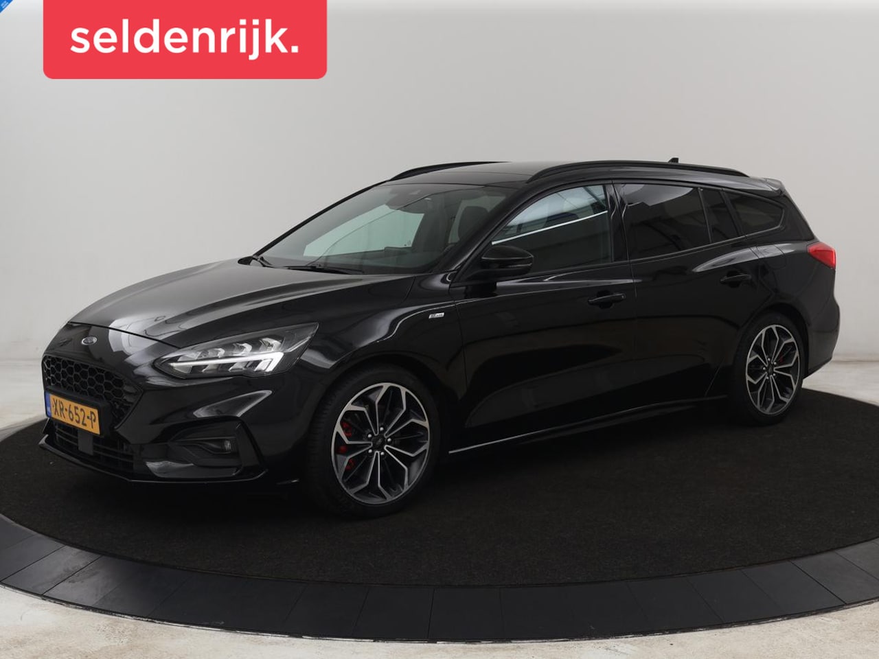 Ford Focus - 1.0 EcoBoost ST Line | Panoramadak | Trekhaak | Stoelverwarming | Adaptive cruise | Camera - AutoWereld.nl