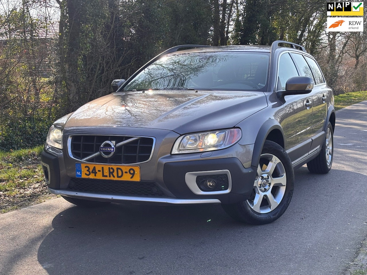 Volvo XC70 - 2.0 D3 FWD Summum | Airco + Cruise control + Leder | - AutoWereld.nl
