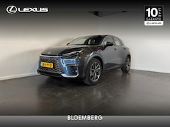 Lexus LBX - Relax 2WD | Dodehoek detectie | Electrisch bedienbare achterklep | Cognac kleurig leder |