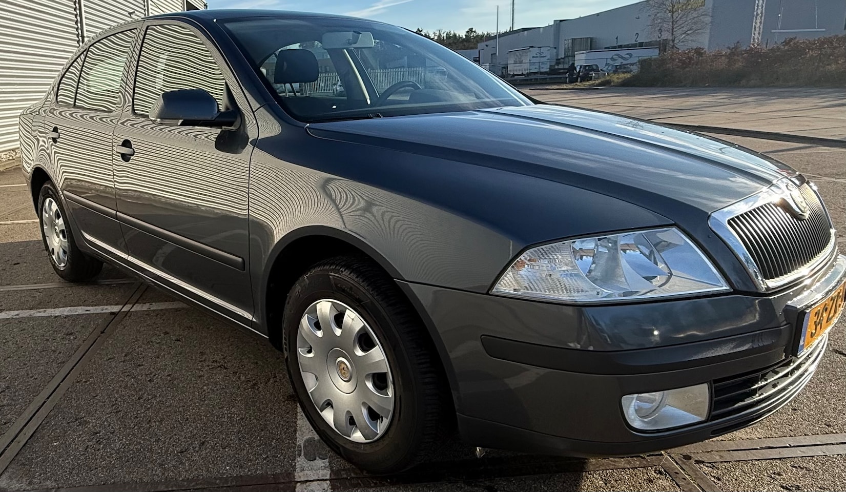 Skoda Octavia - 1.6 Ambiente Skoda Octavia 1.6 Ambiente Bouwjaar 29-02-2008 Kilometerstand 186.000 Nap Apk 9-9-2026 Goe - AutoWereld.nl