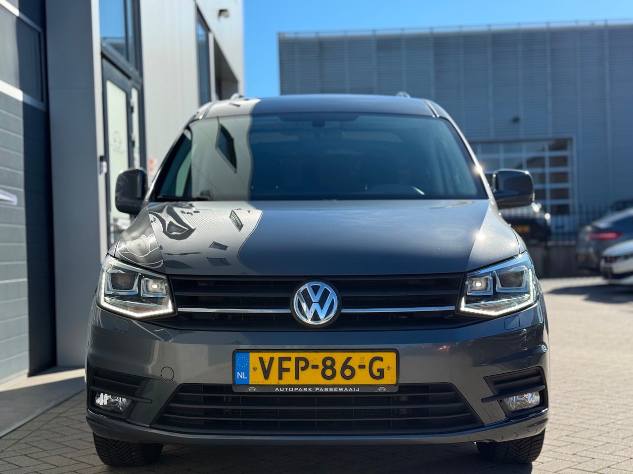 Volkswagen Caddy Maxi - 2.0 TDI L2H1 BMT C-Edition ACC, BTW, Apple Carplay, Trekhaak, Parkeersensoren, Stoelverwar - AutoWereld.nl