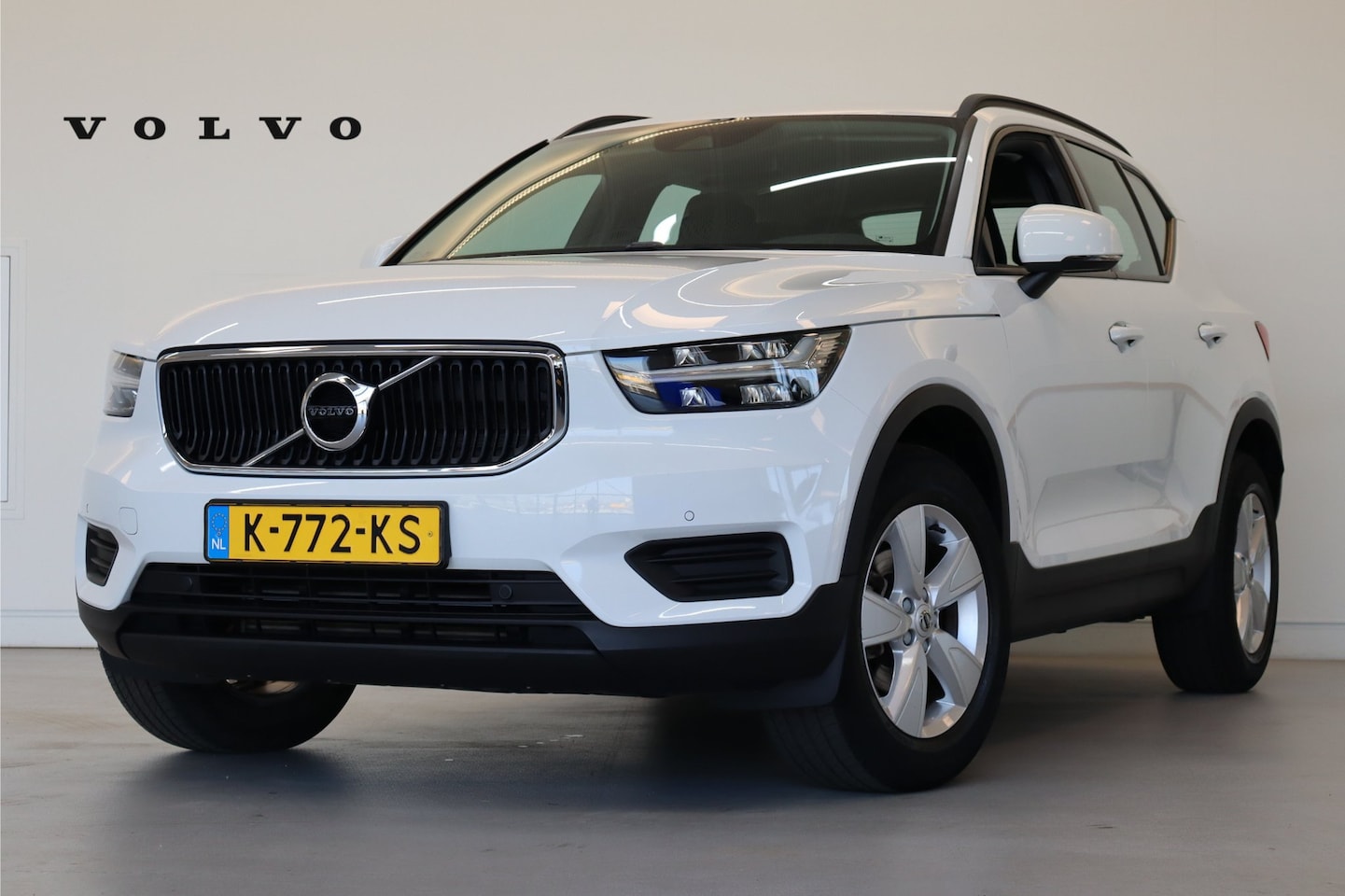 Volvo XC40 - Momentum Core T2 129PK Aut. | Climate Pack | Park Assist Pack | Apple Carplay - AutoWereld.nl
