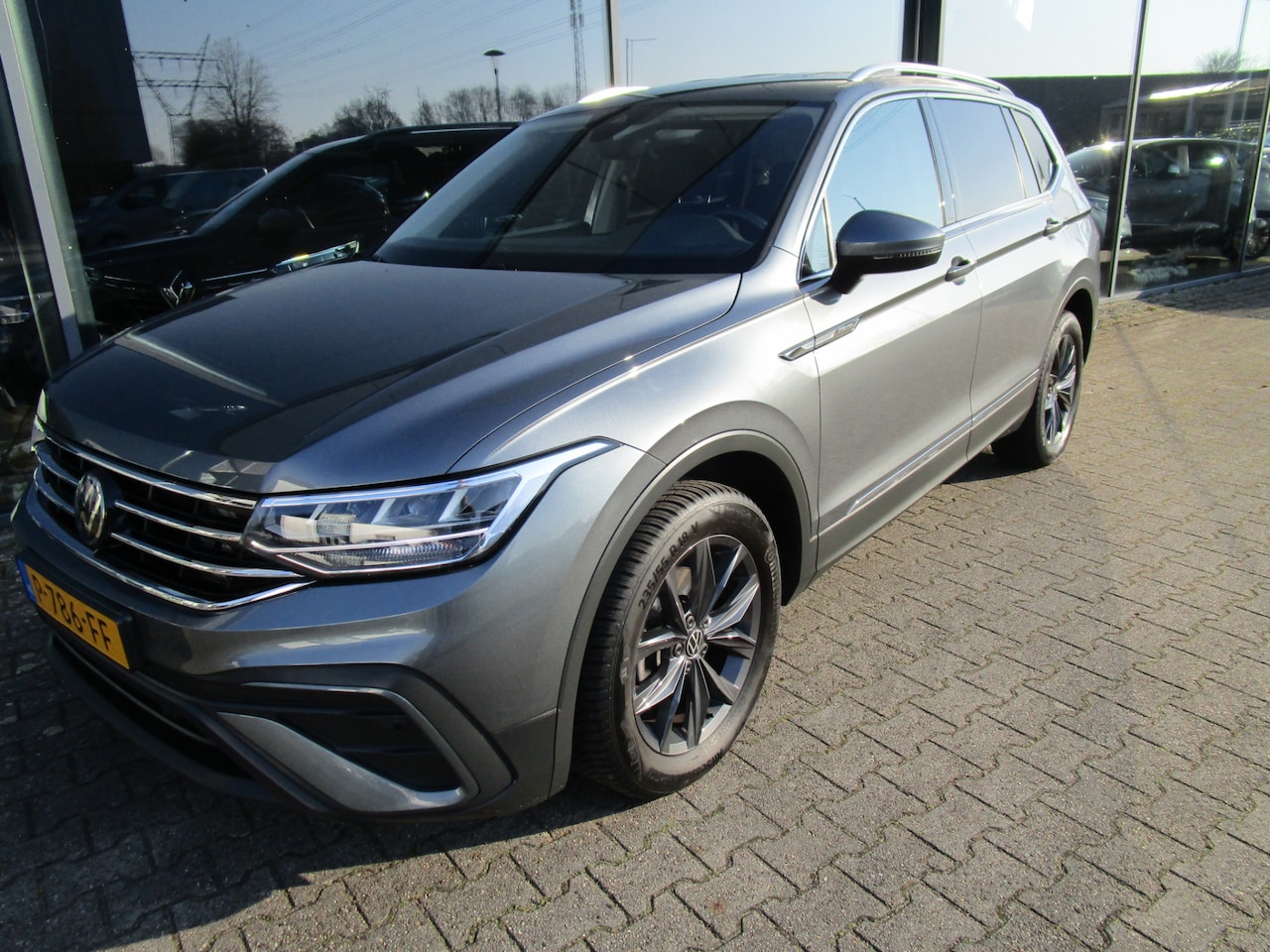 Volkswagen Tiguan Allspace - 1.5 TSI Life Business 7p. 1.5 TSI Life Business 7p. - AutoWereld.nl