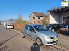 Renault Clio - 1.2-16V Special Line