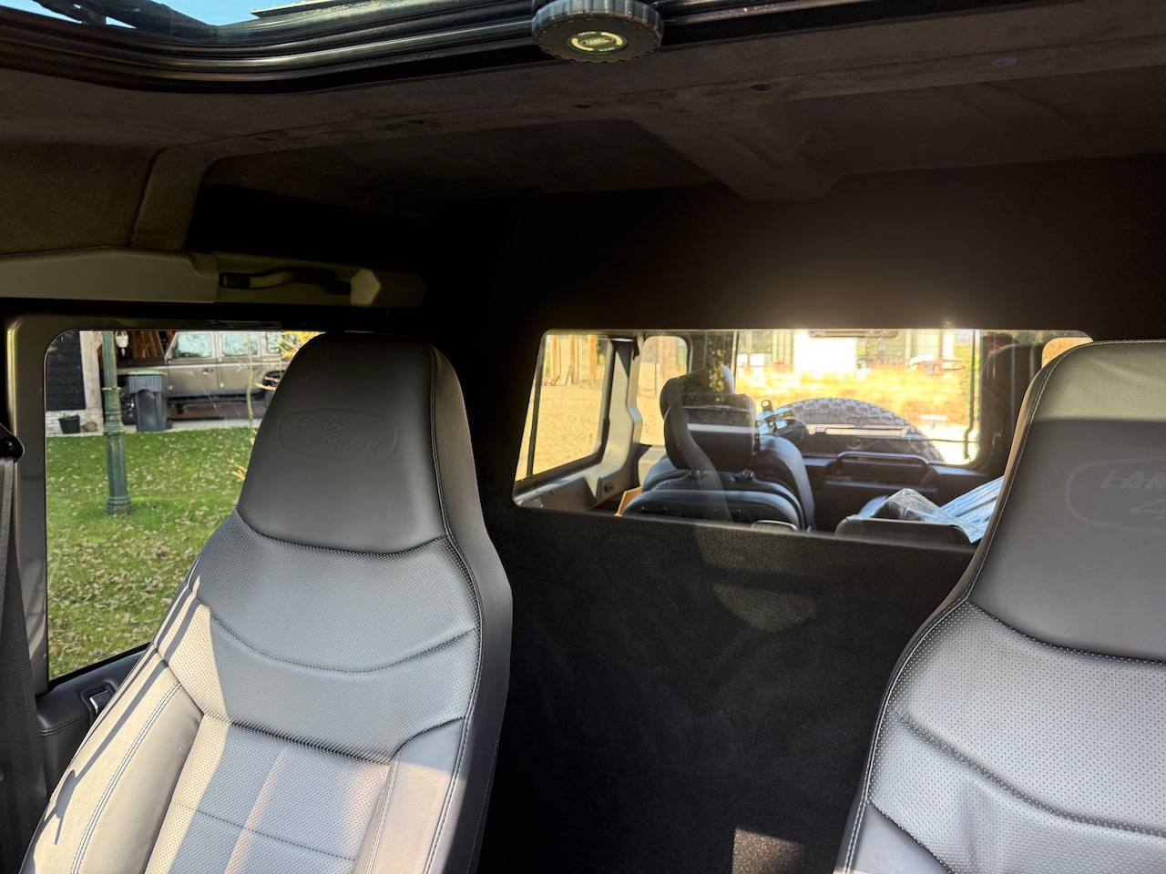 Land Rover Defender - 2.2 D SW 110" Adventure Limited Edition Speciale Adventure Limited Edition