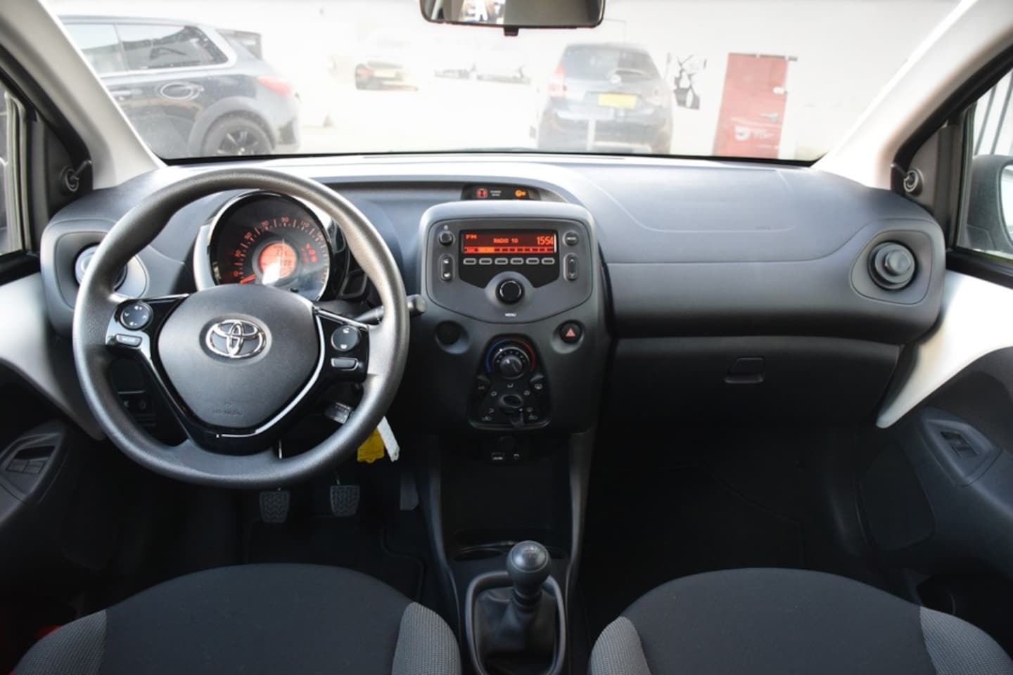Toyota Aygo - 1.0 VVT-i x-fun 1.0 VVT-i x-fun, Airco, NAP, 5-drs, Bluetooth, LED