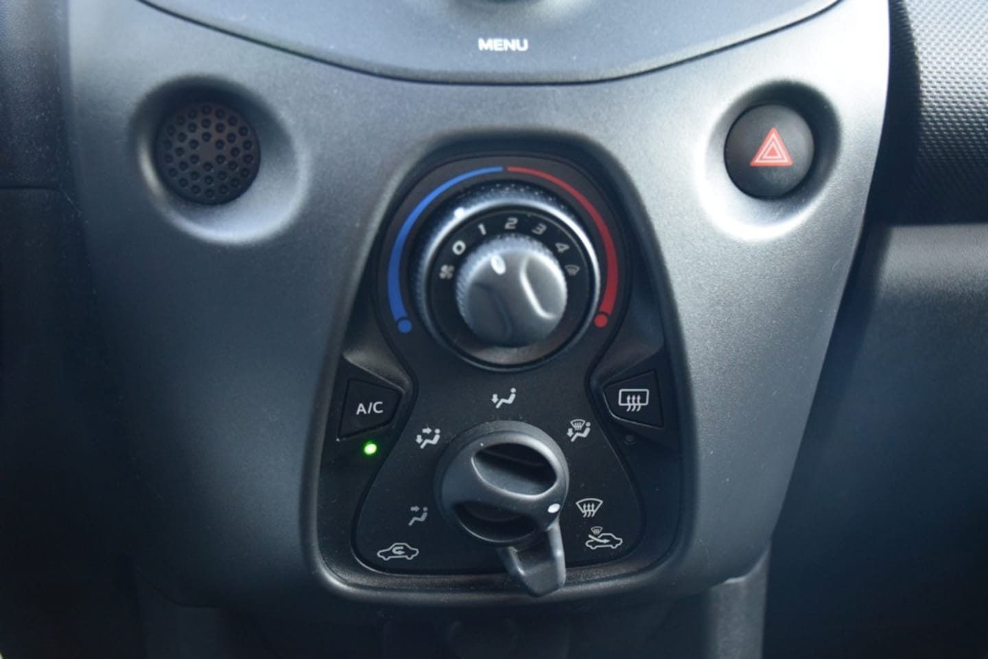 Toyota Aygo - 1.0 VVT-i x-fun 1.0 VVT-i x-fun, Airco, NAP, 5-drs, Bluetooth, LED