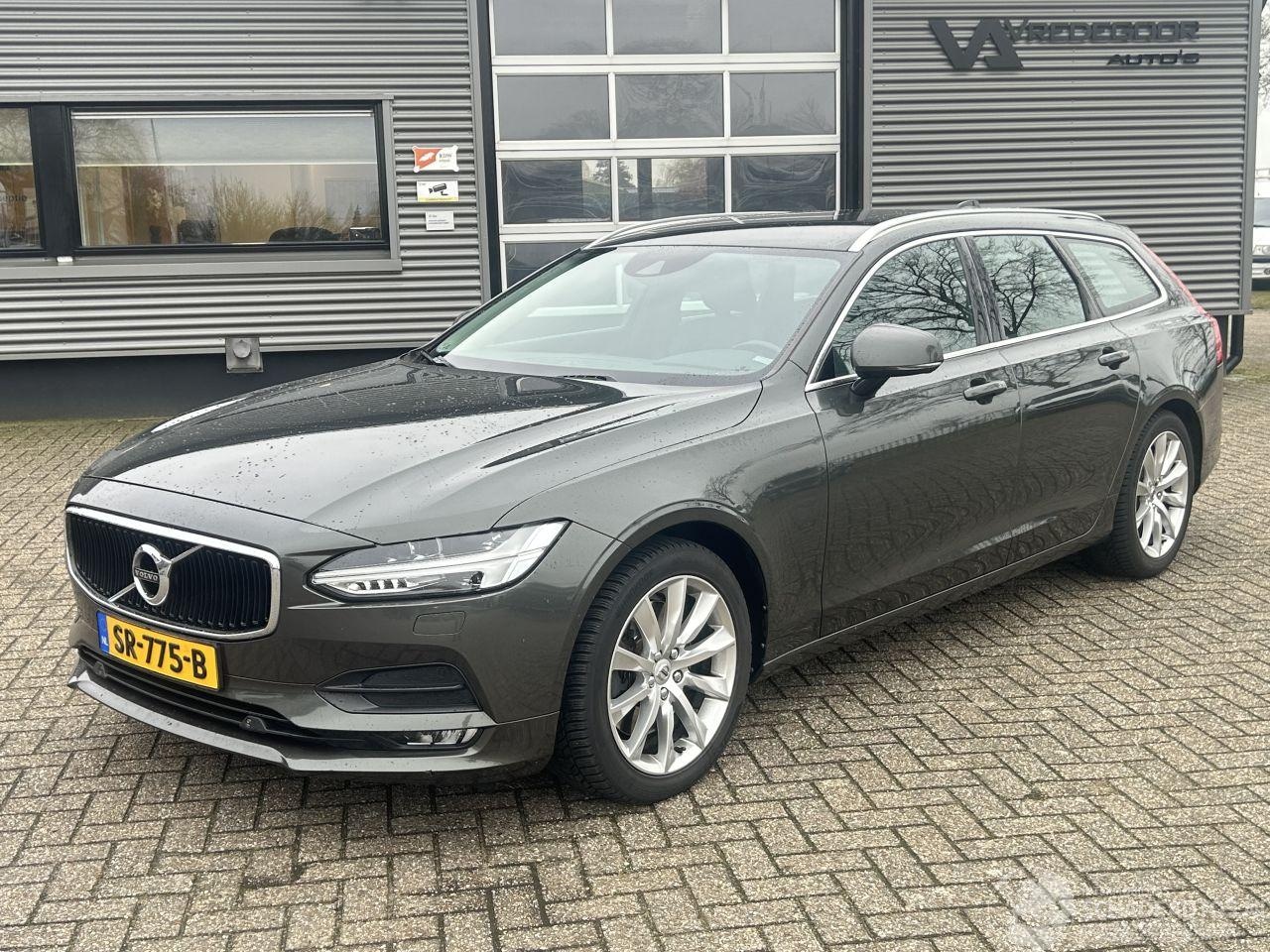 Volvo V90 - V-90 2.0 T4 Momentum Automaat - AutoWereld.nl