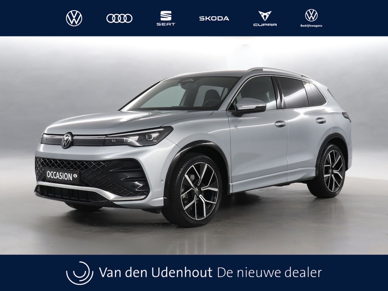 Volkswagen Tiguan - 1.5 eTSI 150pk R-Line Business DSG / Trekhaak / Navigatie / Camera / Acc / Demonstratieaut - AutoWereld.nl