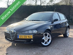 Alfa Romeo 147 - 2.0 T.Spark Business AIRCO LEDER INCL APK