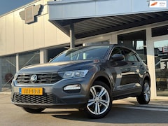 Volkswagen T-Roc - 1.5 TSI DSG Style | Navigatie
