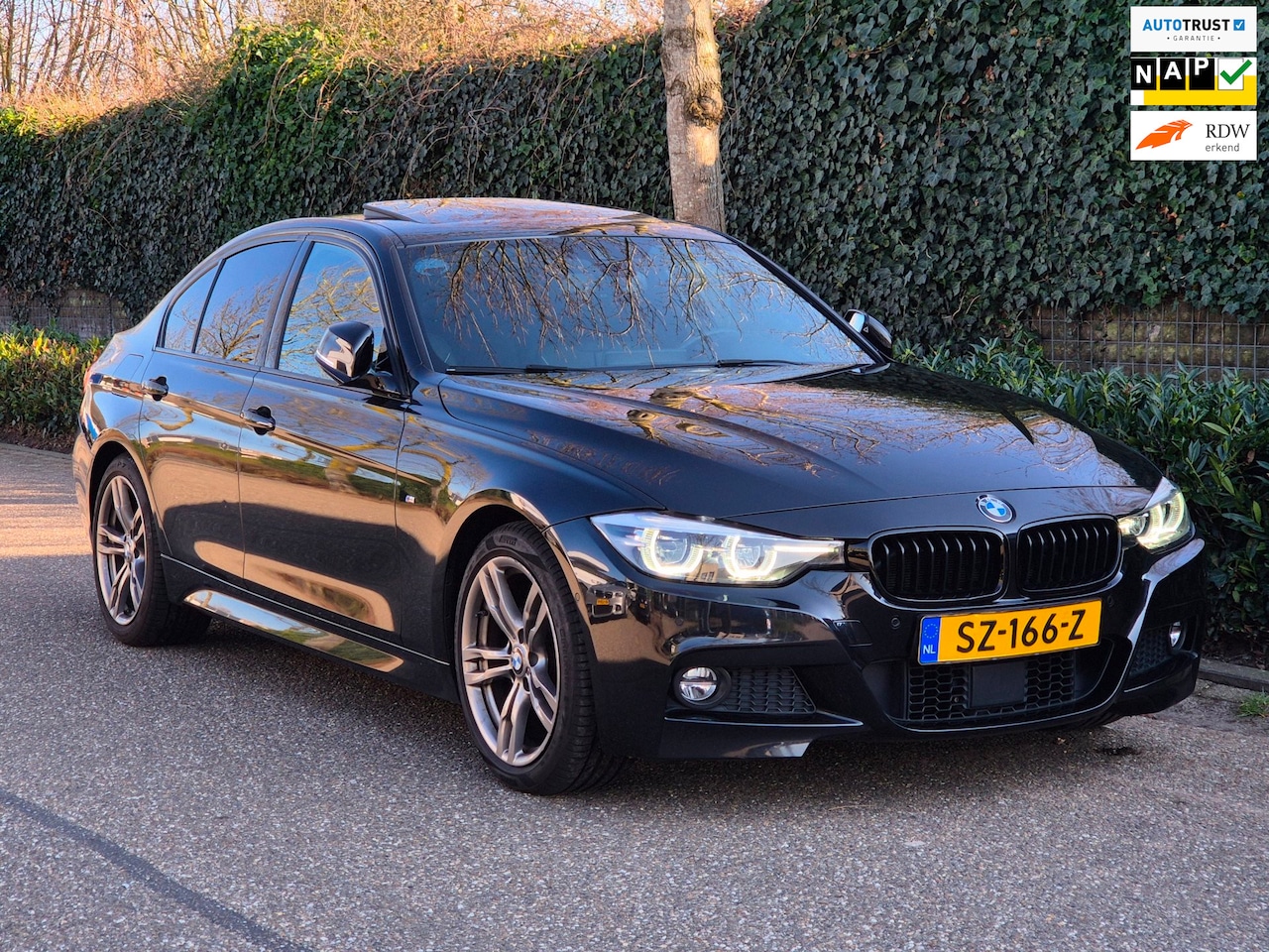 BMW 3-serie - 320i M Sport ACC Apple CarPlay Camera Schuifdak Lane assist volle optieslijst H&K High Exe - AutoWereld.nl