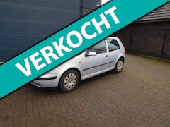 Volkswagen Golf - 1.6