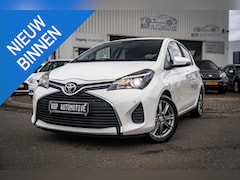 Toyota Yaris - 1.0 VVT-i Trend APK nieuw bij aflevering | Camera | PDC | LM velgeb
