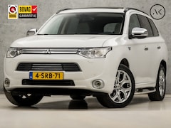 Mitsubishi Outlander - 2.0 PHEV Deluxe 203Pk Automaat (SCHUIFDAK, NAVIGATIE, LEDER, STOELVERWARMING, SPORTSTOELEN
