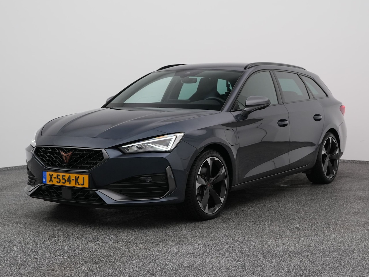 CUPRA Leon Sportstourer - 1.4 e-Hybrid Business | ADAPTIVE | CAMERA | STOELVERW. - AutoWereld.nl