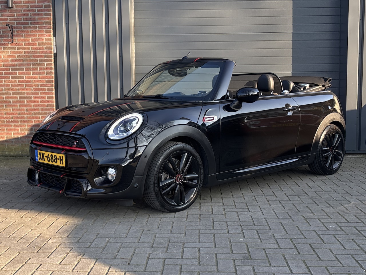 MINI Cabrio - Mini 2.0 Cooper S Chili Serious Business - JCW - Stoelverwarming - Harman & Kardon - - AutoWereld.nl