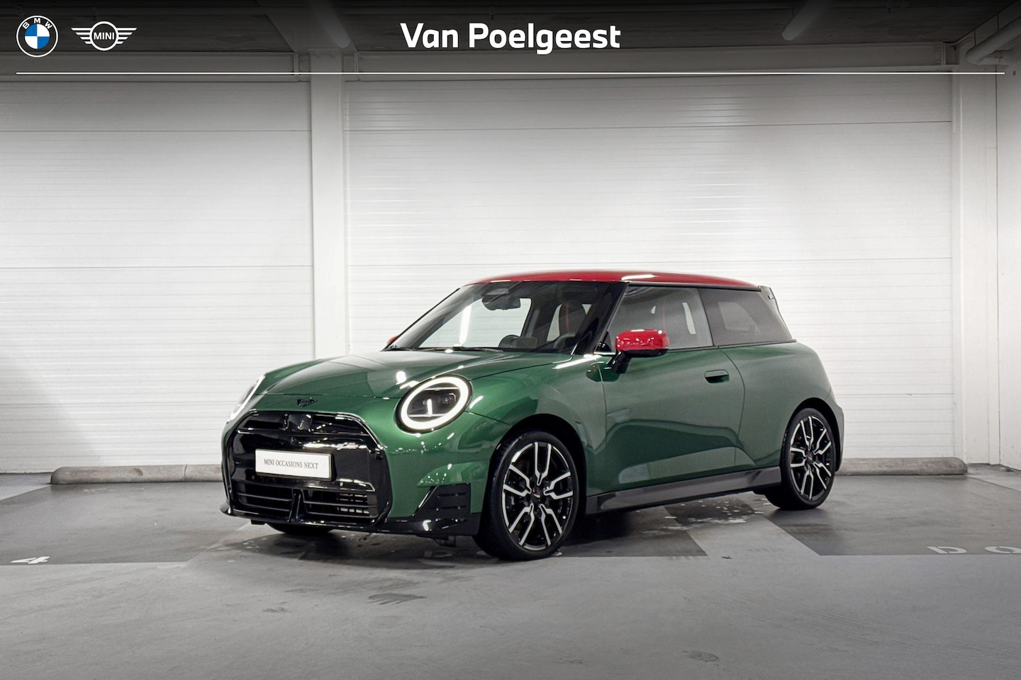 MINI Mini-Electric - Cooper SE John Cooper Works XL | Stoelverwarming | Harman/Kardon | Stuurwielverwarming - AutoWereld.nl