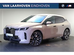 BMW iX - xDrive60 M Sport / Trekhaak / Soft-Close / Stoelventilatie / Comfort Access / Adaptieve LE