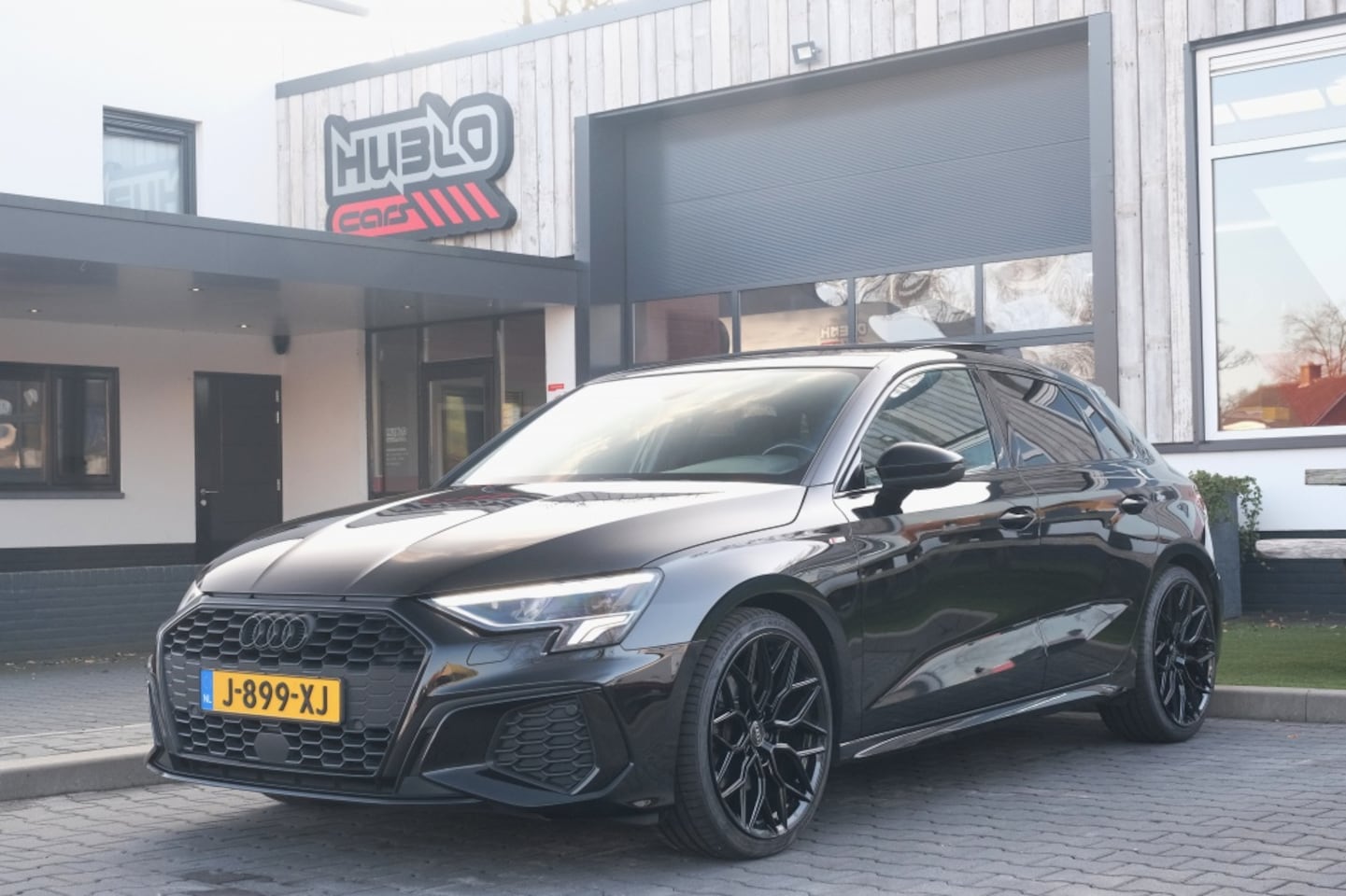 Audi A3 Sportback - 35 TFSI S-Line, Pano, Kuipstoelen, Origineel NL! - AutoWereld.nl