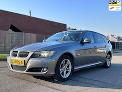 BMW 3-serie Touring - 318i Business Line Automaat*Navigatie*Cruise*Airco*NAP*Parkeersensoren*LM velgen