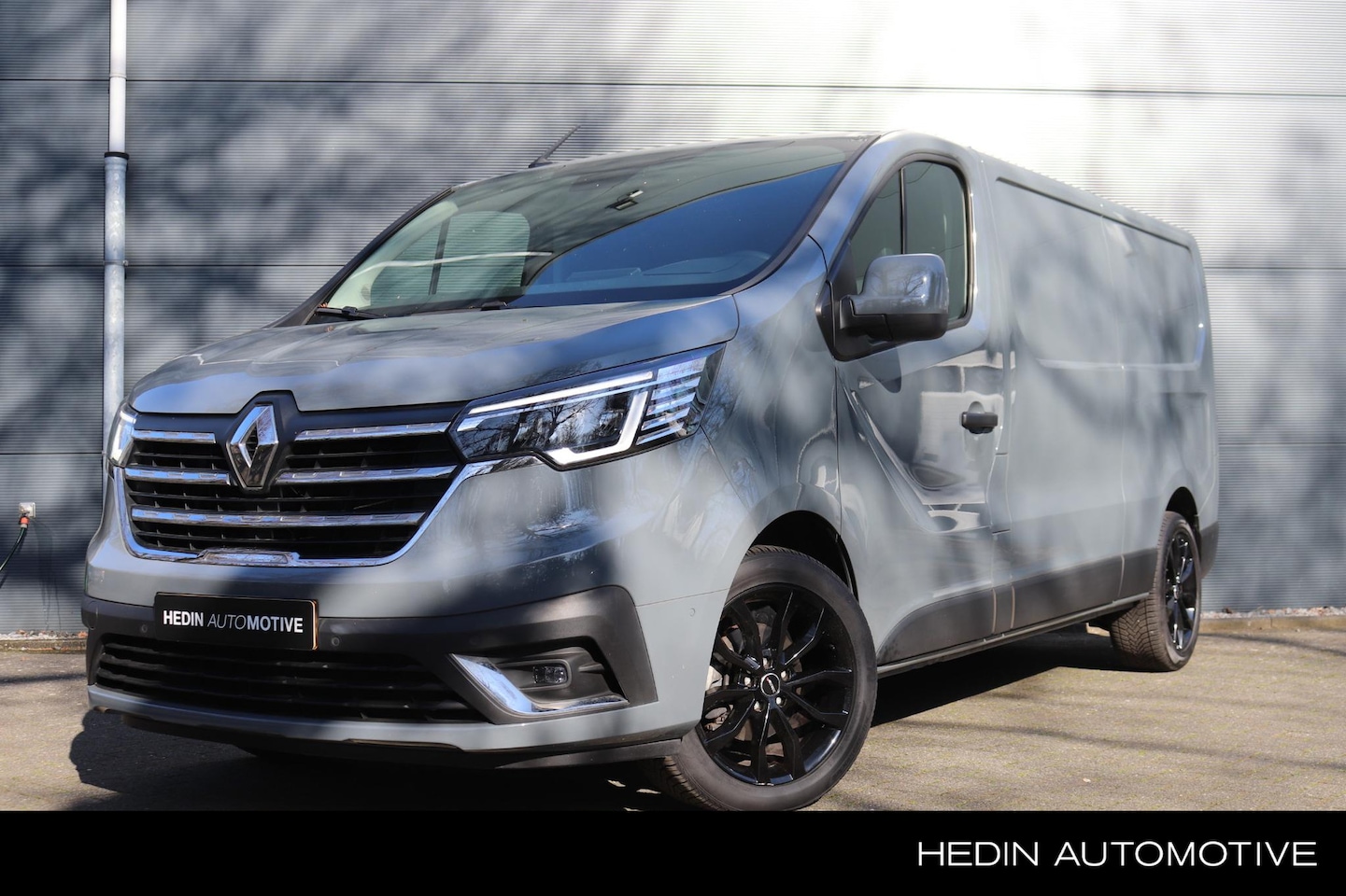 Renault Trafic - 2.0 dCi 150 T30 L2H1 Work Edition - AutoWereld.nl