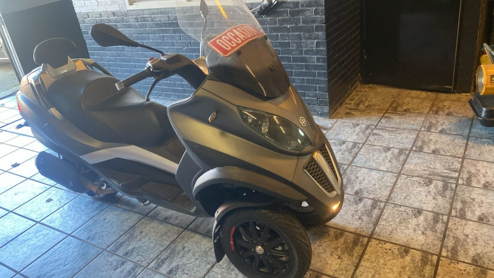 Piaggio MP3 - Scooter 300 LT Touring - AutoWereld.nl