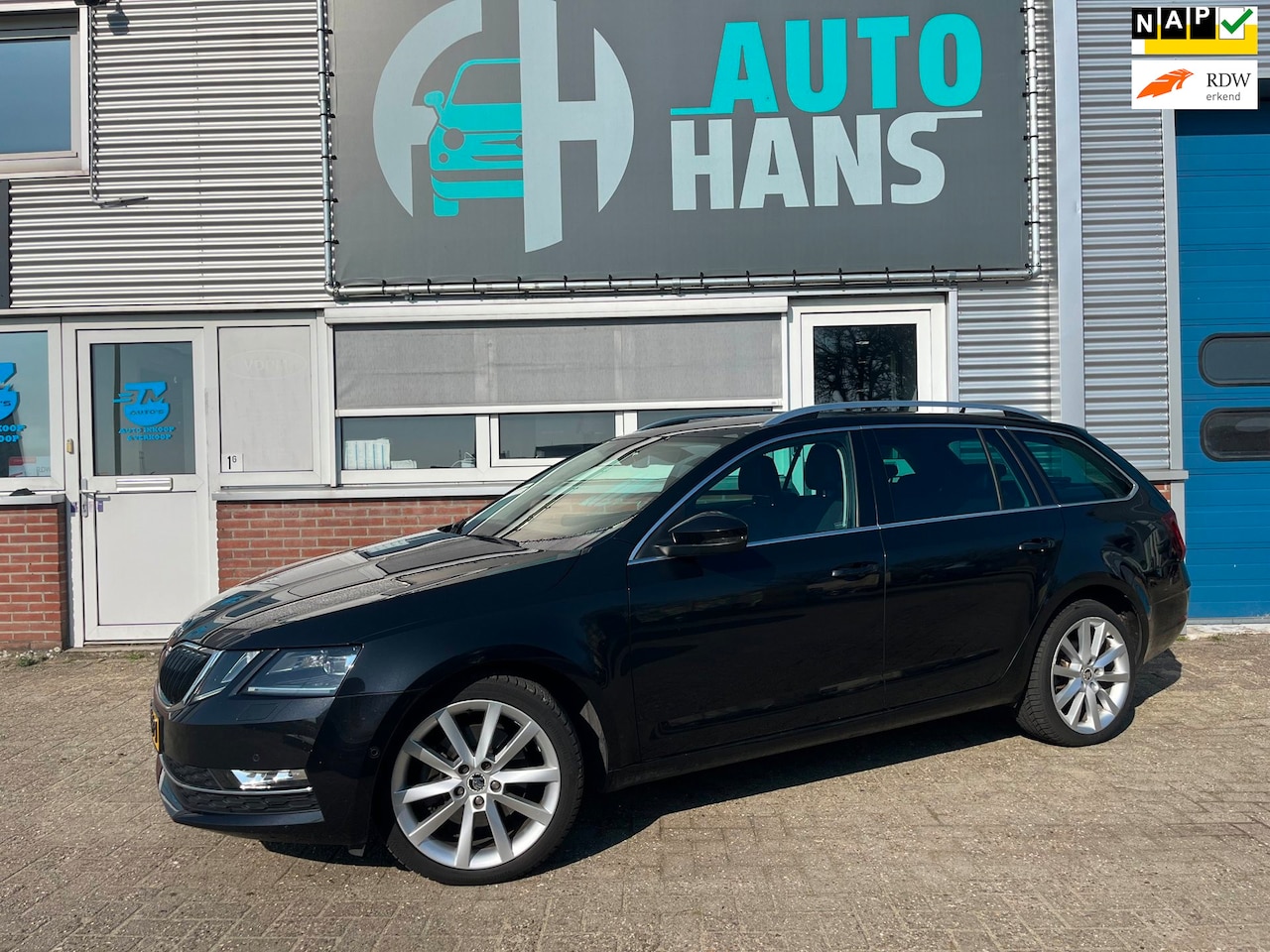 Skoda Octavia Combi - 1.8 TSI Greentech Style Business | BTW | orig. NL | Carplay - AutoWereld.nl