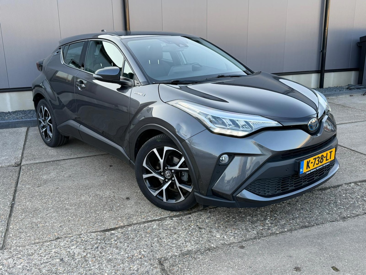 Toyota C-HR - 1.8 Hybrid Dynamic / navigatie / PDC v+a CARPLAY - AutoWereld.nl