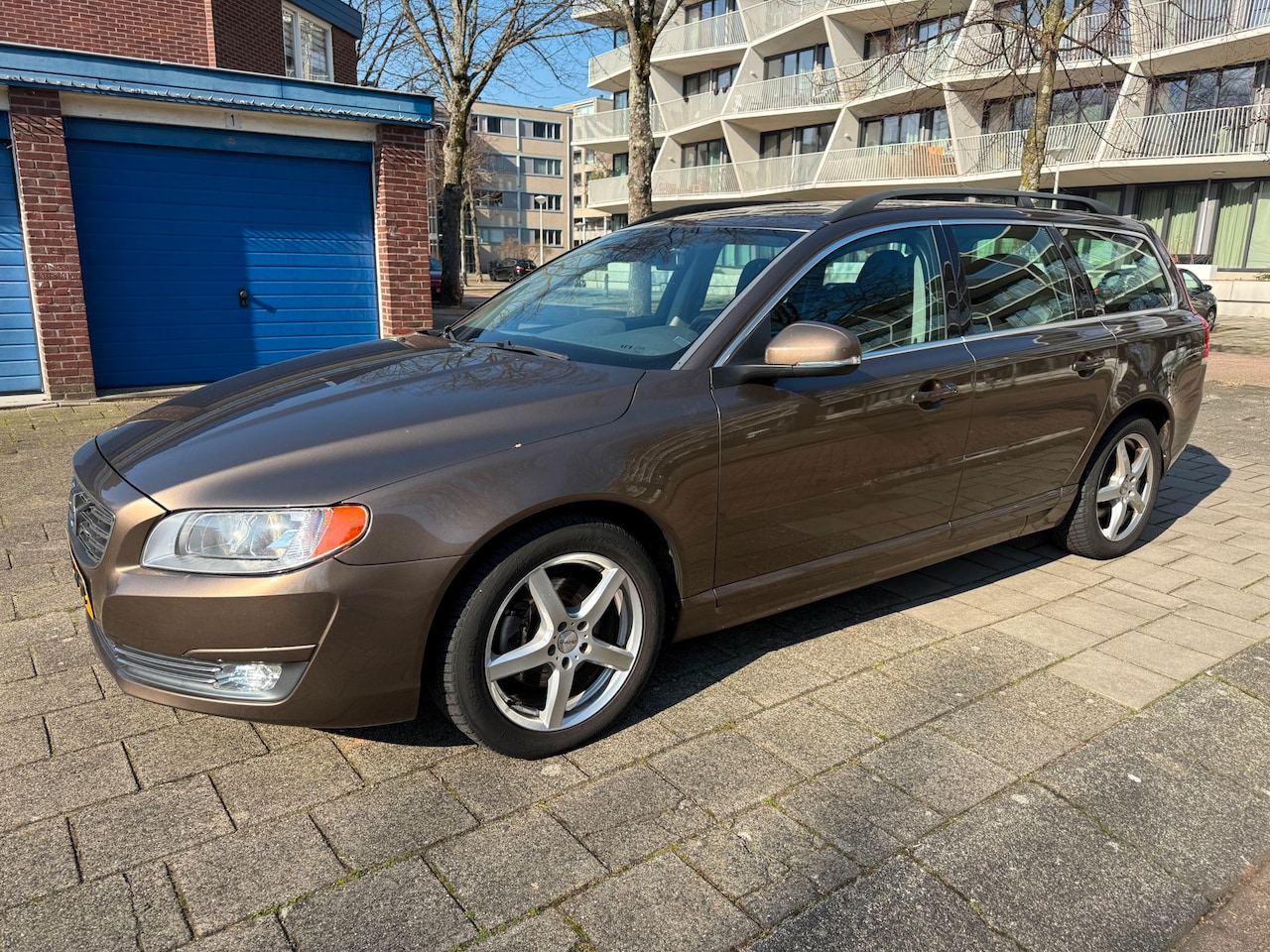 Volvo V70 - 2.0 D4 Nordic+ LEER - AutoWereld.nl