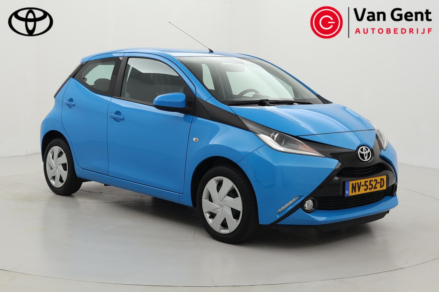 Toyota Aygo - 1.0 VVT-i x-play | Navigatie | Airco | Camera | Bluetooth - AutoWereld.nl