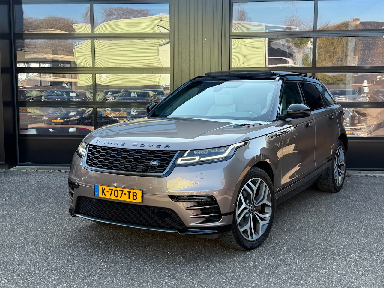 Land Rover Range Rover Velar - 3.0 V6 AWD R-Dynamic HSE Pano DigiDash - AutoWereld.nl