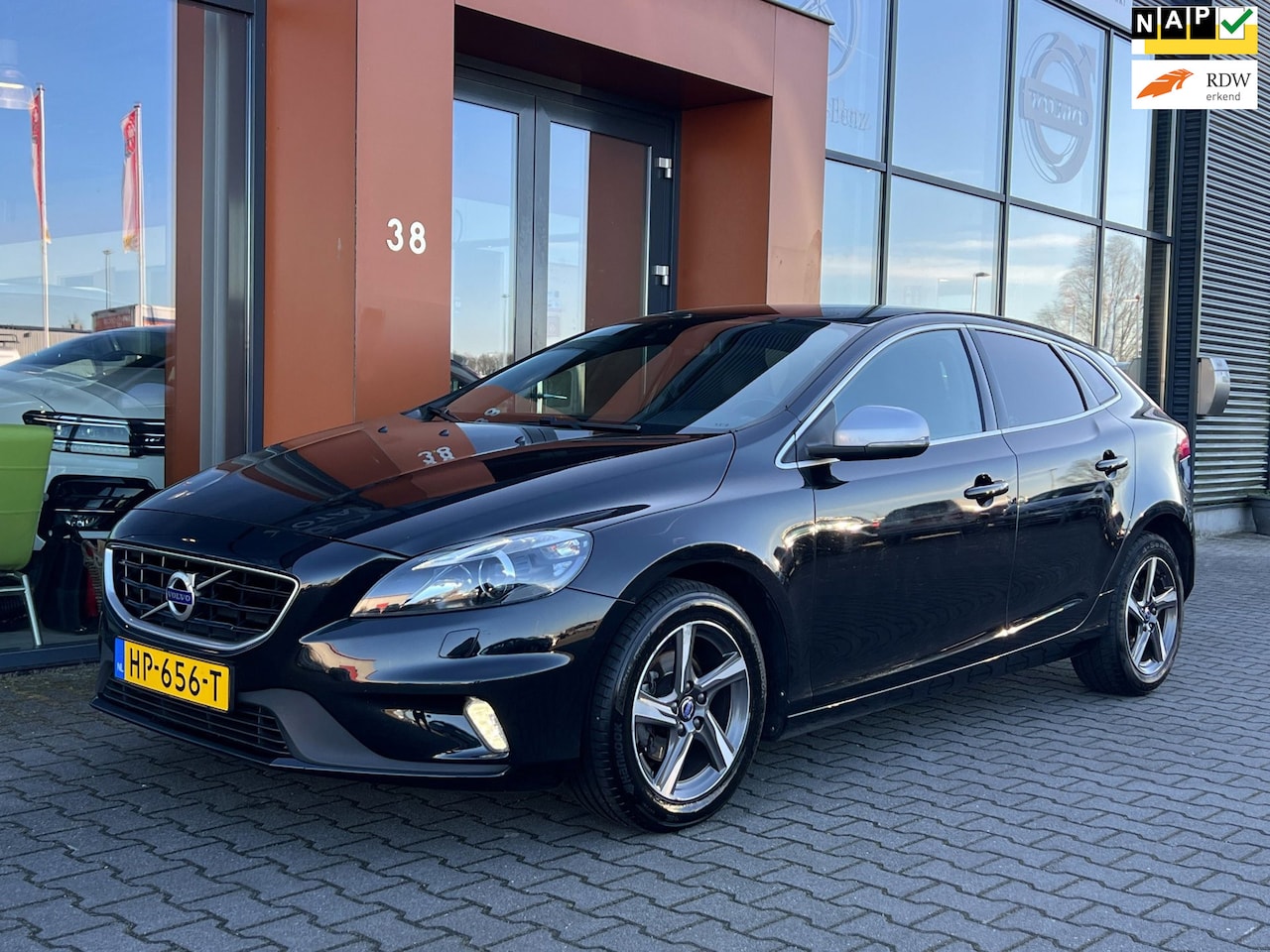 Volvo V40 - 2.0 D2 R-Design|Xenon|Leer|Stoelverw.|Bluetooth - AutoWereld.nl