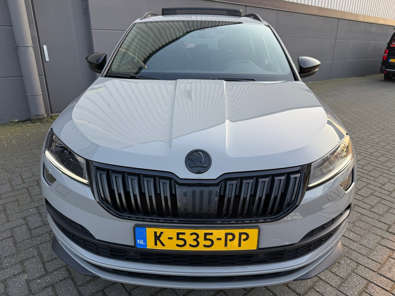 Skoda Karoq - 1.5 TSI ACT Sportline Business*panoramadak*DIGITAL COCKPIT*STOEL VERWARMING*CRUISE*NAVI*CA - AutoWereld.nl