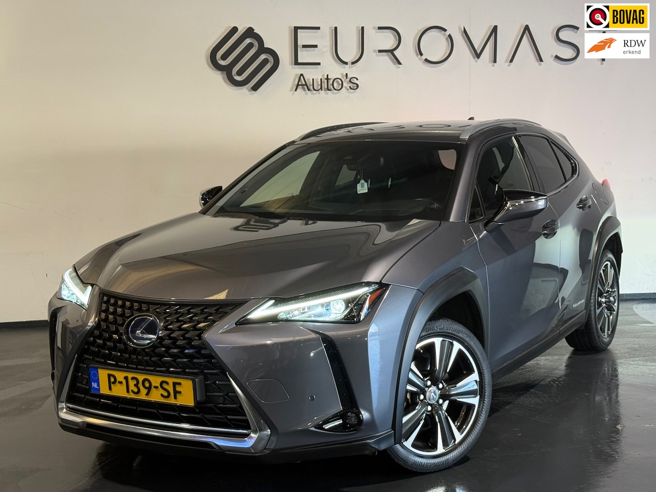 Lexus UX - 250h Preference Line Hybrid Camera Cruise Control - AutoWereld.nl